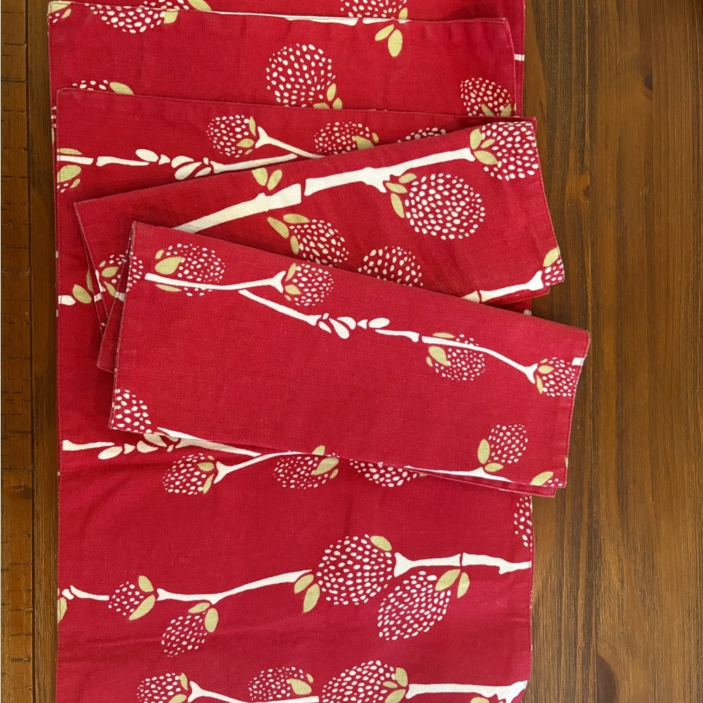 Red Floral Kitchen Linens Set